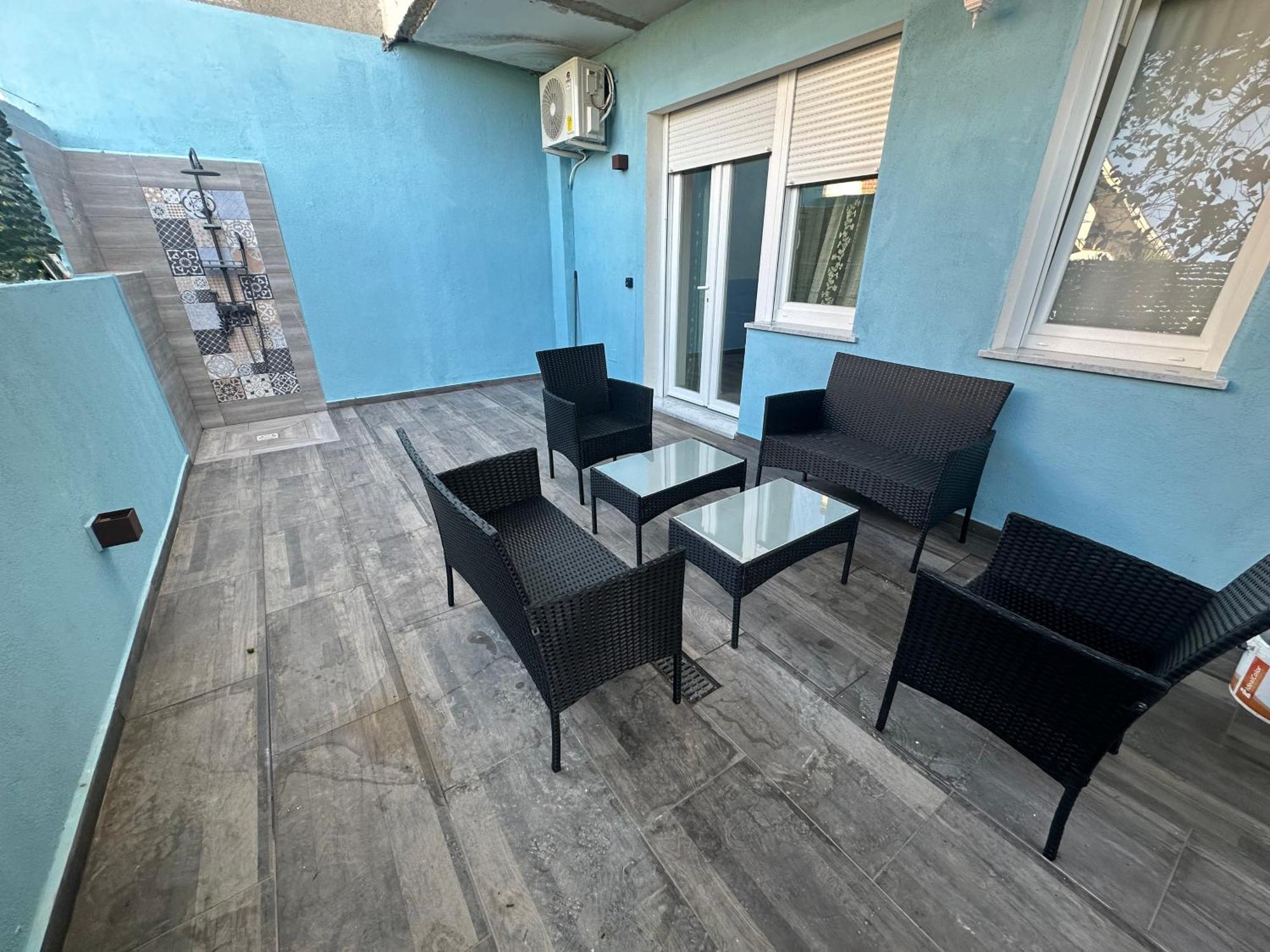 Nathouse Apartment วิลลาฟรังกา ติร์เรนา ภายนอก รูปภาพ